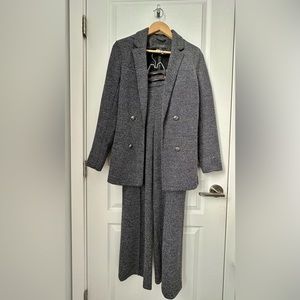 Suzy Shier blazer suit!